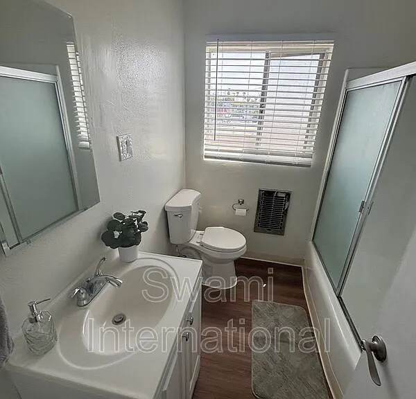 2300 W El Segundo Blvd #17 — Photo 8