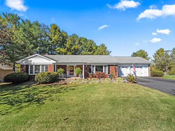 9 S Cobblestone Ct, Fishersville, VA 22939