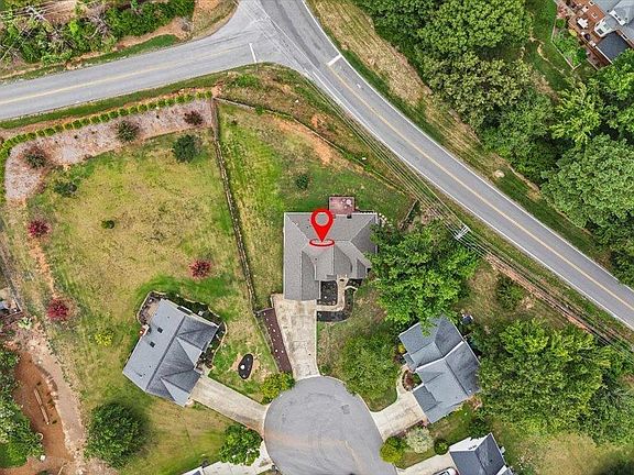 2nd image of 212 Staffordshire Way