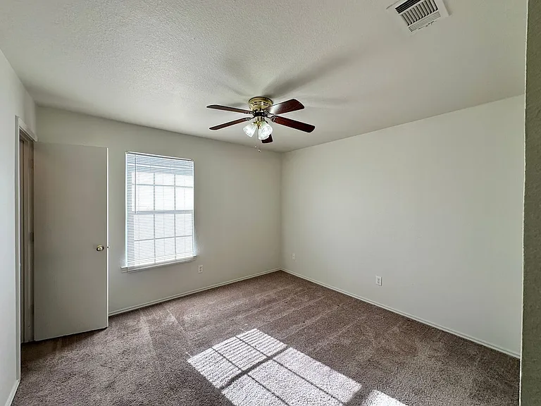 2105 Tahoe Ct — Photo 11