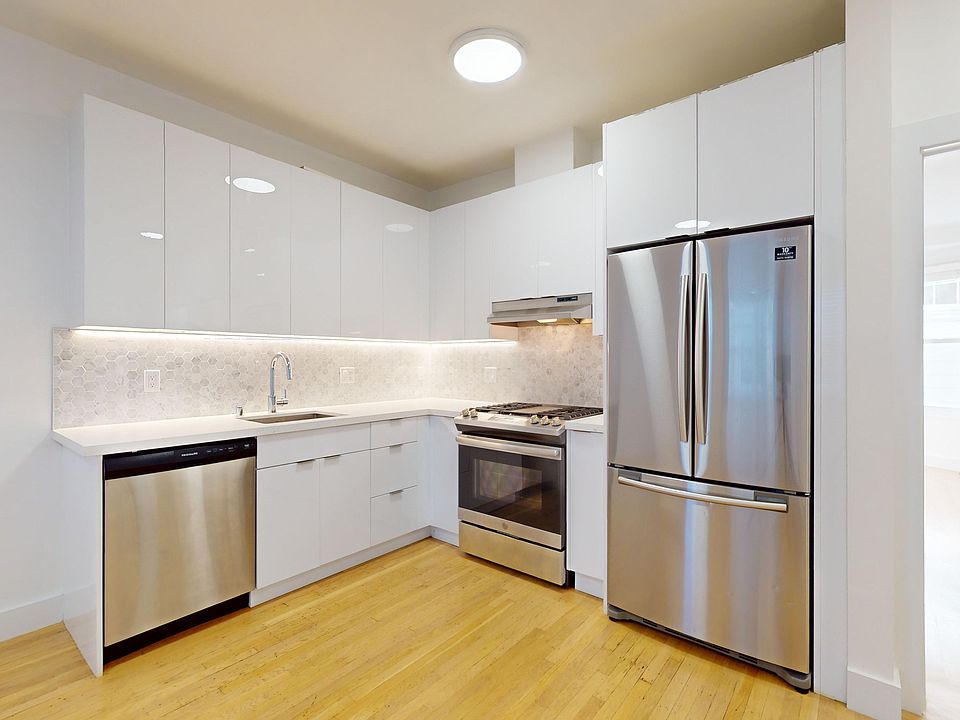 1st image of 3322 Octavia St #7