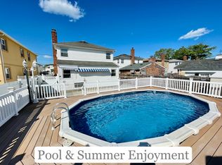 288 Fairbanks Ave #1, Staten Island, NY 10306