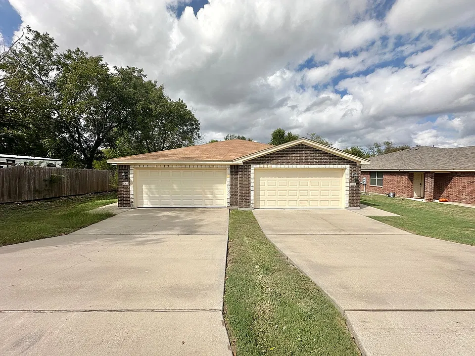 906 McClure Ln #A