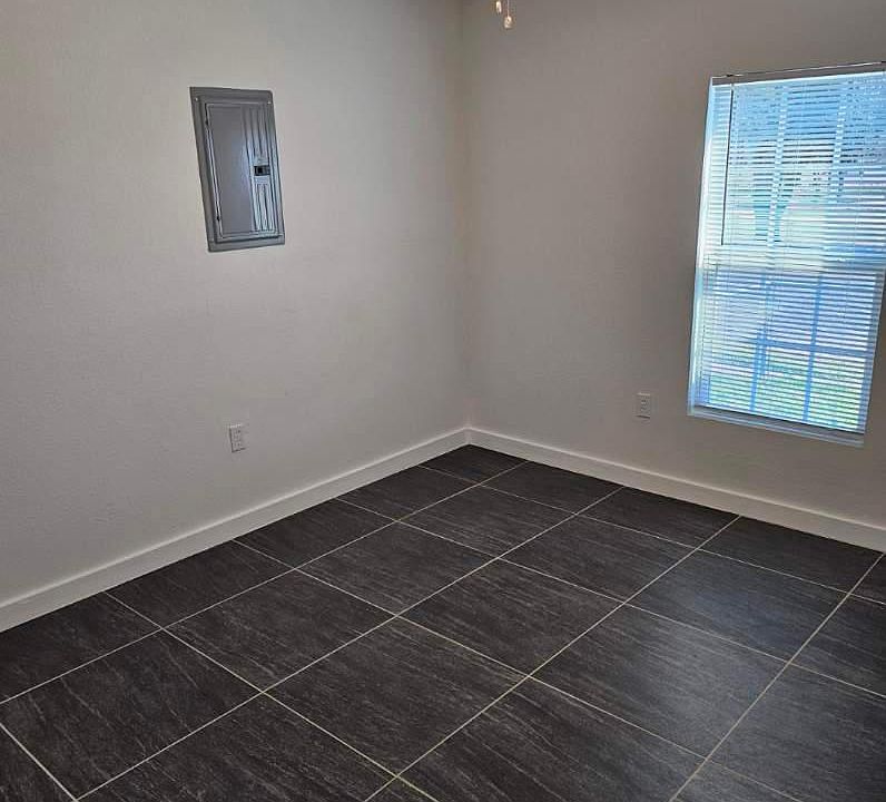 1st image of 603 Carrie Ave