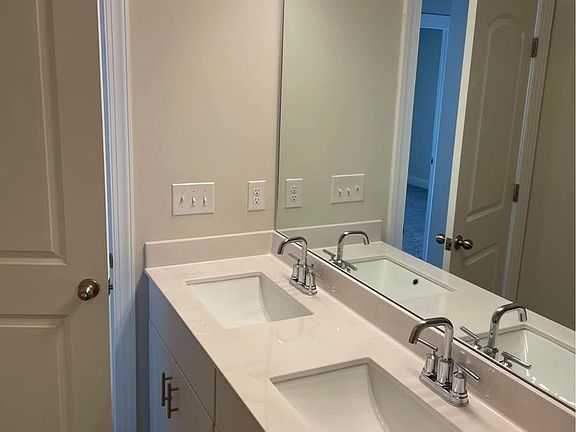 4th image of 4312 Skyridge Dr