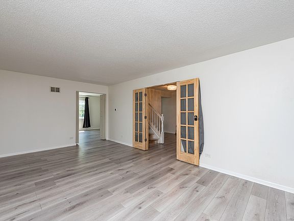 4th image of 364 Churchill Ln