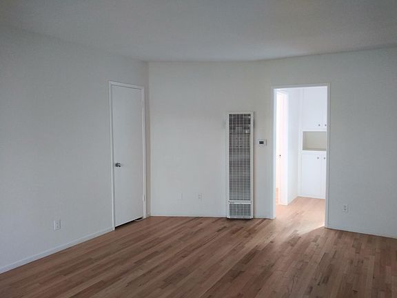 4th image of 417 Bay St #3