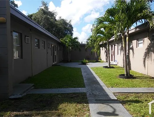 1 bed, 493 sqft, $1,400 — Photo 2