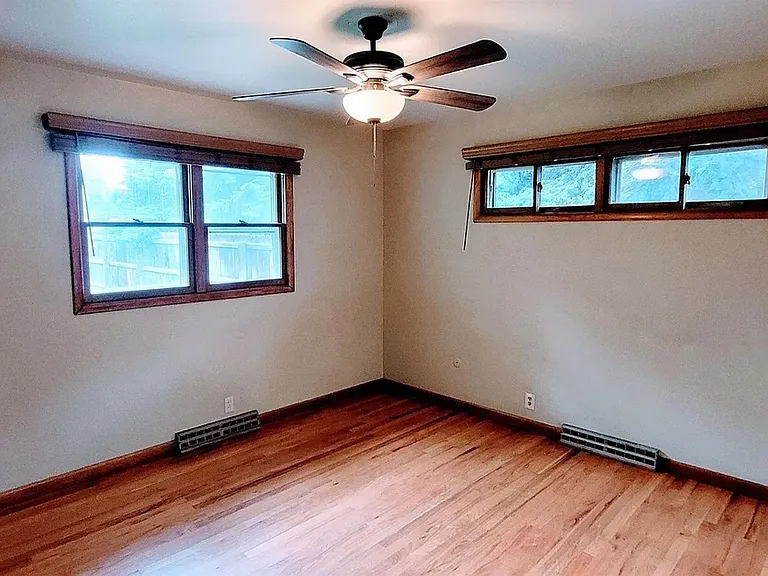 1321 Lakewood Dr — Photo 10