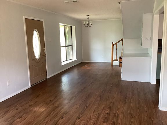 2nd image of 1106 N Park St