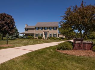 N69W28880 Huntington St, Hartland, WI 53029
