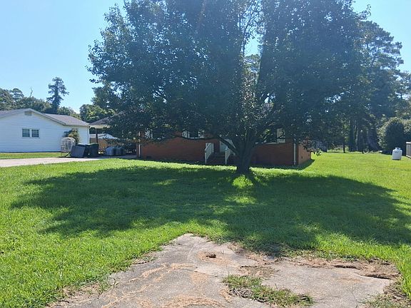 2nd image of 208 Cedar Dr