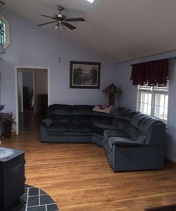 2nd image of 5022 Saunders Rd