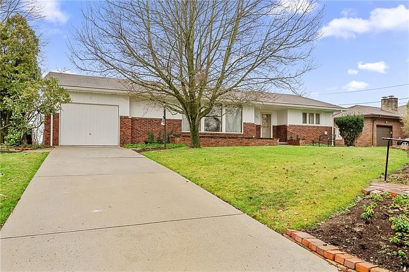 1st image of 255 Oakridge Dr