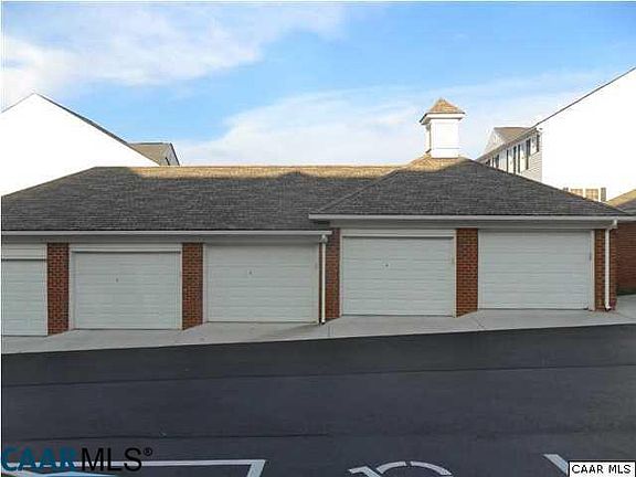 2nd image of 605 Wyndhurst Dr APT 104