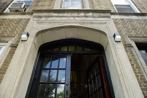 Rented by Norman Raindel, LREB | media 24