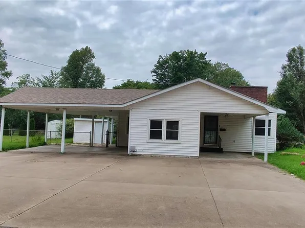 323 Helen St, Sikeston, MO 63801