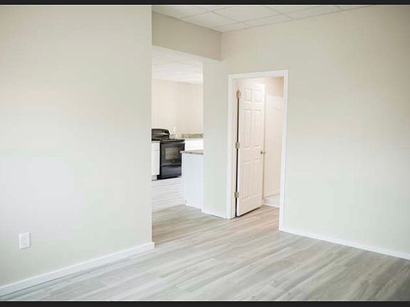 4th image of 28 Nashua St #1