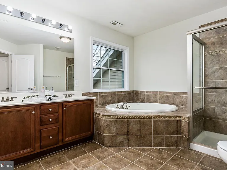16 Foxcroft Way — Photo 19