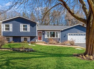 39051 N Balboa Dr, Lake Villa, IL 60046