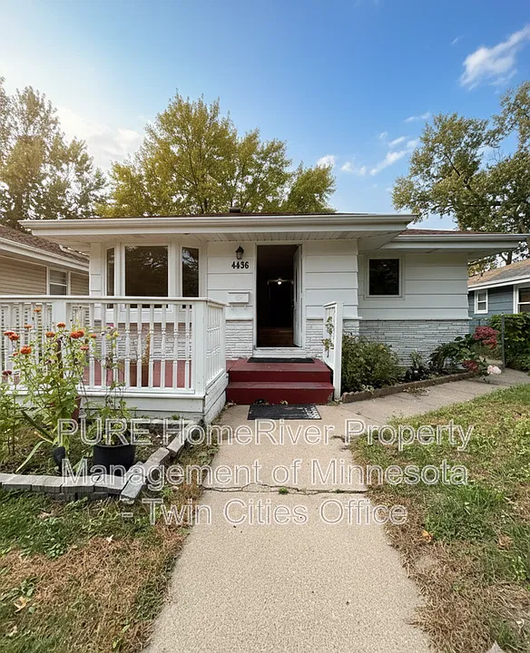 4436 2 1/2 St NE