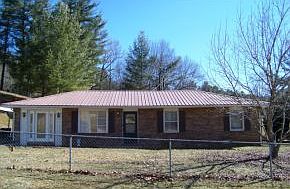 1st image of 290 Crestwood Dr