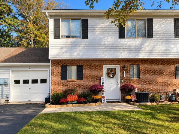 7 Elizabeth Court, Howell, NJ 07731
