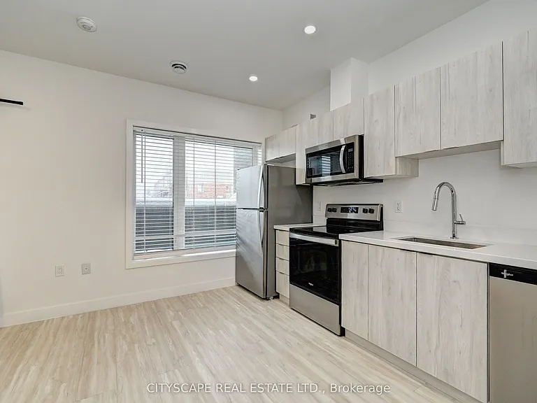 408 Dundas St S #212 — Photo 22