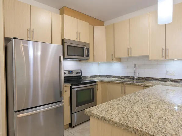 3888 Norfolk St #112, Burnaby, BC V5G 1E5