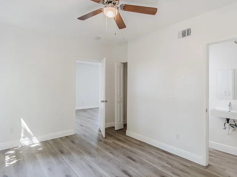 1119 S Mills Ave #A — Photo 12