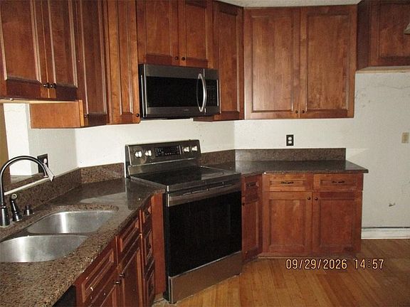 2nd image of 136 Bluefield Dr