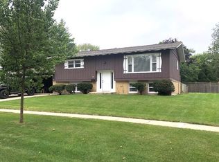 6954 Fairmount Ave, Downers Grove, IL 60516