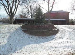 421 Woodside Trl, Decatur, IL 62521