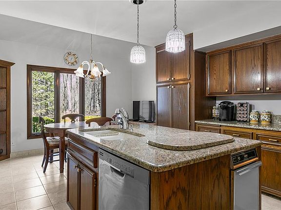 2nd image of 1700 Carriage Pl