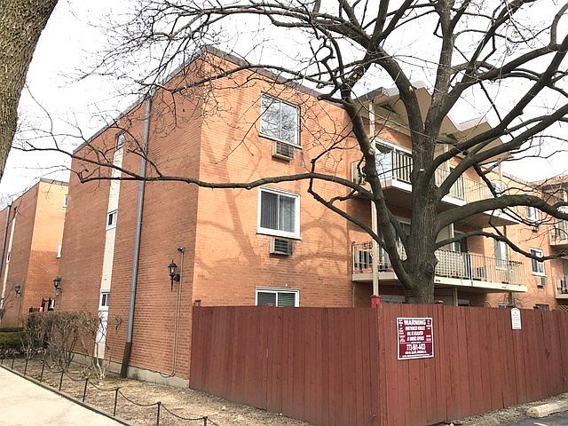 1st image of 1545 W Chase Ave APT 306