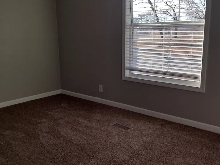Siouxland Estates — Photo 10