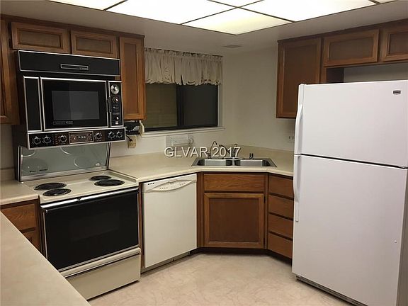 3rd image of 1005 Cahill Ave