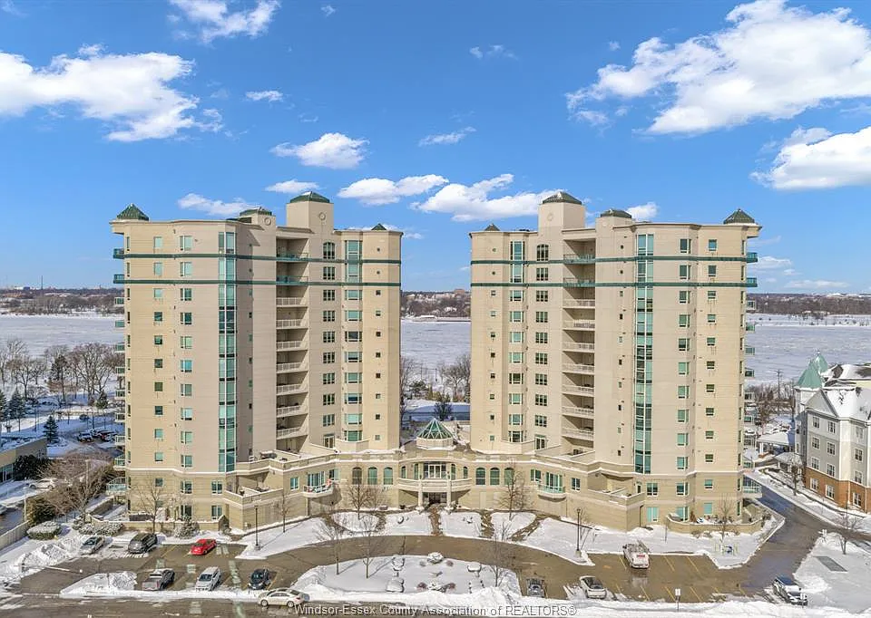 4955 Riverside Dr E #202