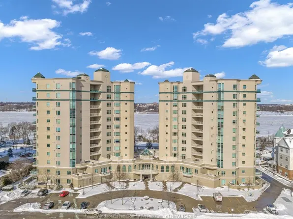 4955 Riverside Dr E #202, Windsor, ON N8Y 5A3