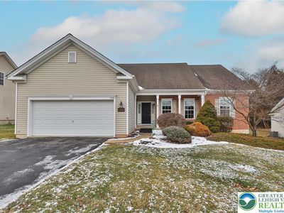 1384 Hennaberry Ln, Easton, PA, 18040