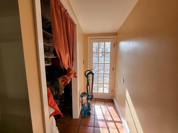 3rd image of 311 W Burbank St