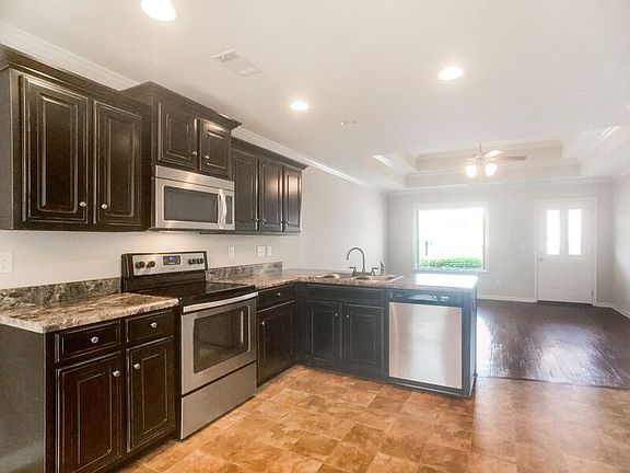 4th image of 6301 Mimosa Gardens Cir