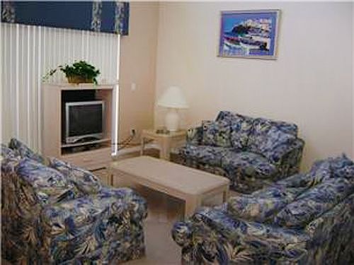 EI6P8421SKC-family-room