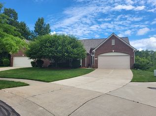 3651 Lexington Dr, Auburn Hills, MI 48326