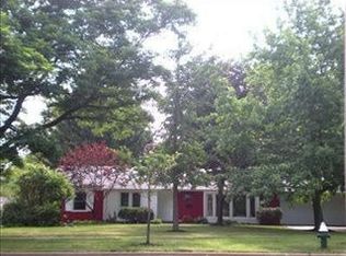 453 Clague Rd, Bay Village, OH 44140
