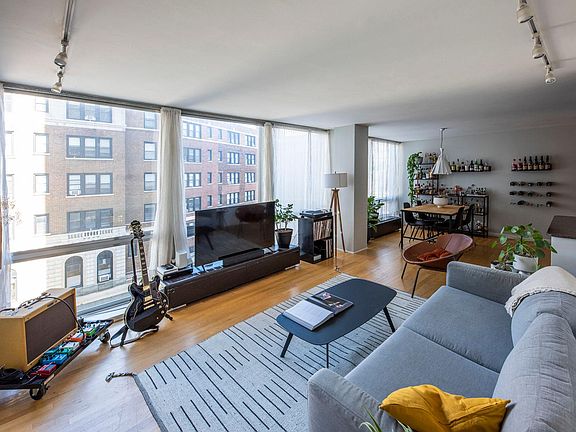 5th image of 2400 N Lakeview Ave APT 411