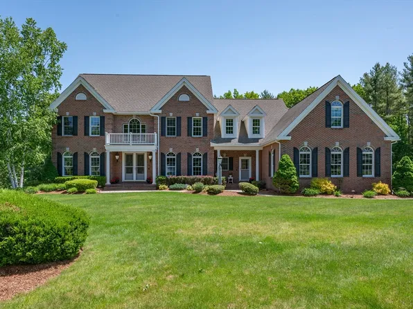 24 Tanglewood Dr, Nashua, NH 03062