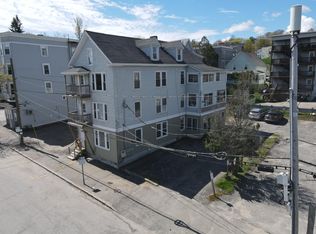 21 3rd St, Auburn, ME 04210