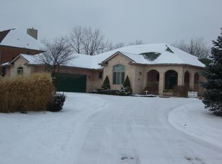5122 Oak Hill Ct, Ann Arbor, MI