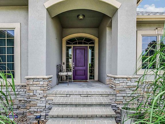 2nd image of 1656 E Tiara Pines Pl